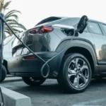 MP investiga uso irregular de postes para recarga de carros elétricos em Maceió