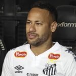 Neymar insinua possível carreira como cantor