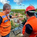 Defesa Civil de Maceió vistoria residências em Coqueiro Seco, após fortes chuvas