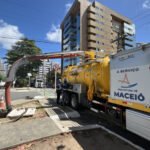 Avenida Sandoval Arroxelas recebe serviços de manutenção de drenagem