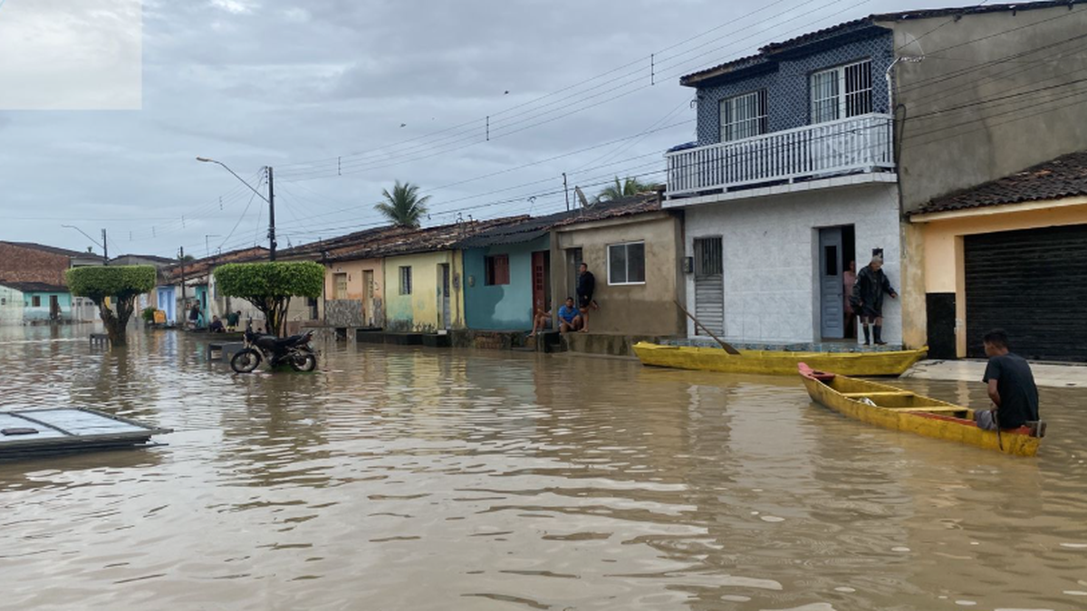 Chuvas deixam 3 mil desabrigados em Alagoas