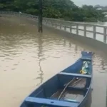 Rio transborda e alaga casas em São Miguel dos Campos