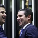 Alcolumbre e Hugo Motta lideram ranking de imagem negativa para brasileiros