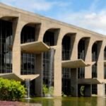 Secretária do Ministério da Justiça comemora operação contra Bolsonaro