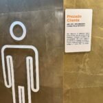 Após denúncias, shopping de Maceió exibe aviso sobre ato obsceno; advogado alerta para riscos de discriminação