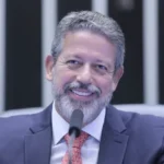 Arthur Lira finaliza texto que amplia isenção do Imposto de Renda para até R$ 5 mil