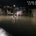 Nível do Rio Santo Antônio sobe e alaga ruas em São Luís do Quitunde