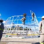 Prefeitura de Maceió inicia montagem da Árvore de Natal de 34 metros na Ponta Verde