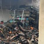 Incêndio atinge residência com minimercado no bairro Canafístula, em Arapiraca