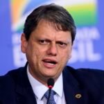 Tarcísio articula no STF prisão domiciliar para Bolsonaro e cita precedente de Collor