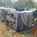 Maioria dos feridos em acidente com ônibus no Norte de Minas recebe alta; dois alagoanos morreram