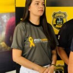 Agente de trânsito amamenta bebê durante ocorrência de tentativa de feminicídio e emociona em Delmiro Gouveia