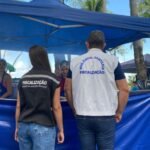 Ação educativa orienta comerciantes da Rua Aberta na orla de Maceió