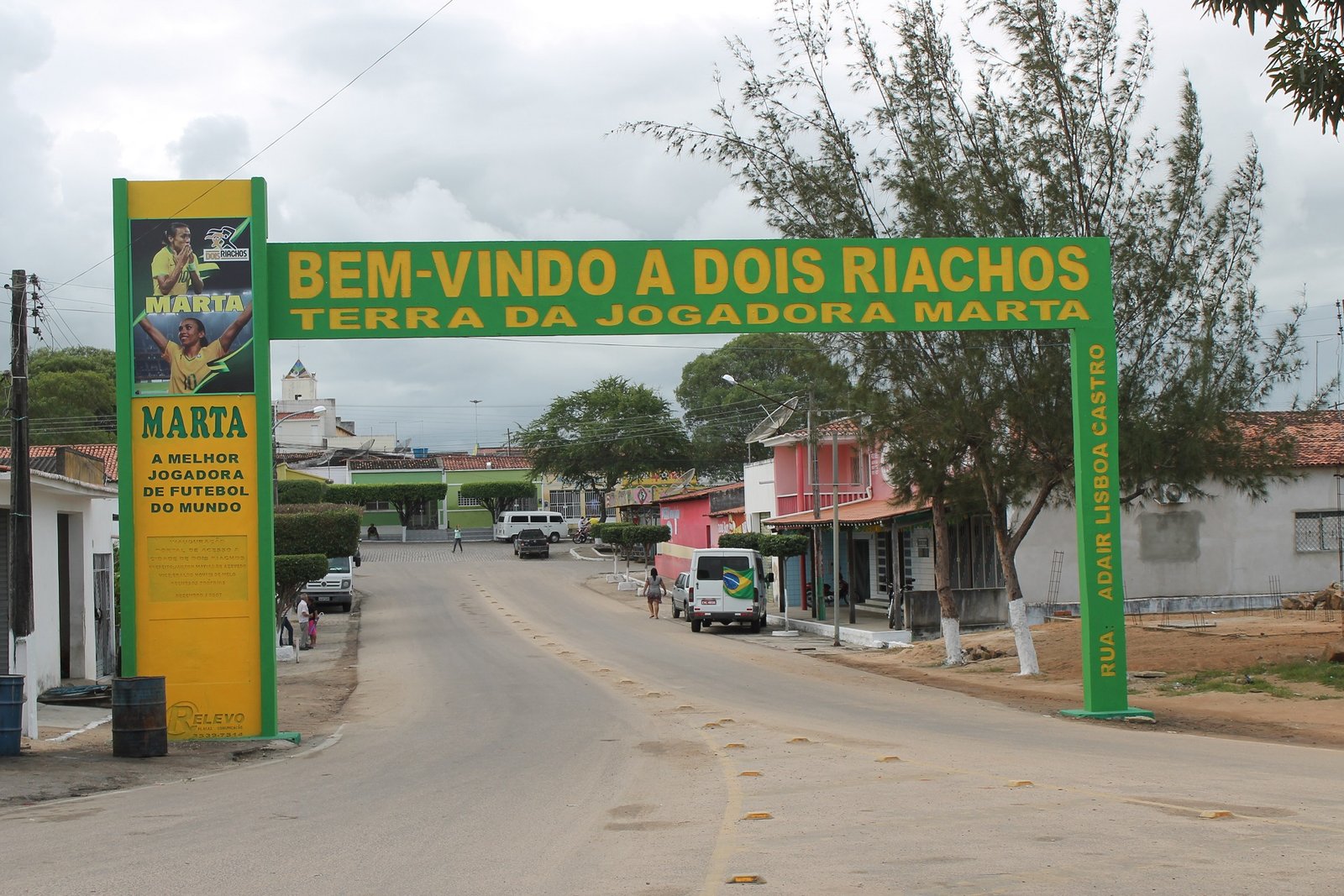 Corpo de homem é encontrado envolto em lona às margens da BR-316 em Dois Riachos