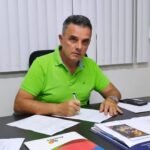 Ex-prefeito Kil deixa Emater e articula aliança com JHC em Alagoas