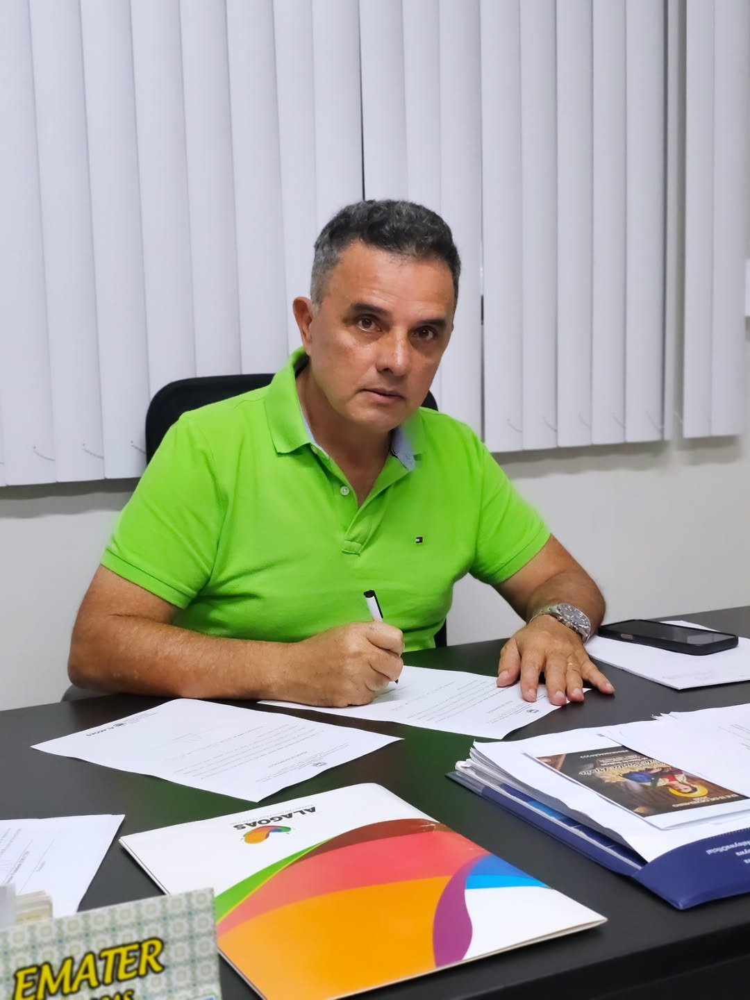 Ex-prefeito Kil deixa Emater e articula aliança com JHC em Alagoas