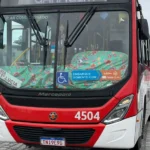 ”Ônibus do Forró” leva música, alegria e o clima junino para passageiros do transporte coletivo de Maceió