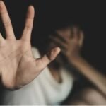 Homem é preso após agredir companheira durante discussão por ciúmes em Maceió