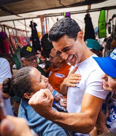 JHC aparece com 52% dos votos válidos e venceria eleição para governador no 1º turno, diz pesquisa