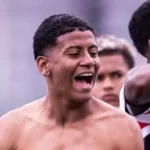 Pai de adolescente morto a tiros em Maceió faz campanha para comprar terreno onde filho foi sepultado