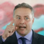 Justiça Eleitoral concede novo direito de resposta a JHC após decisão contra propaganda de Renan Filho