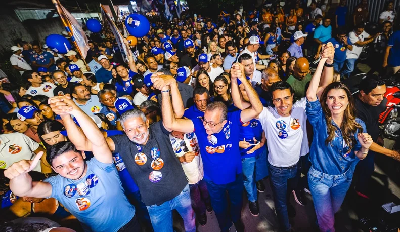 Em Craíbas, JHC recebe apoio do prefeito Teófilo Pereira e reúne multidão