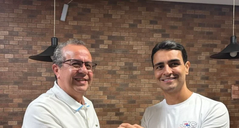 Prefeito de Craíbas declara apoio à candidatura de JHC ao Governo de Alagoas