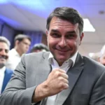 MDB decide apoiar Flávio Bolsonaro no segundo turno, mas libera diretórios estaduais