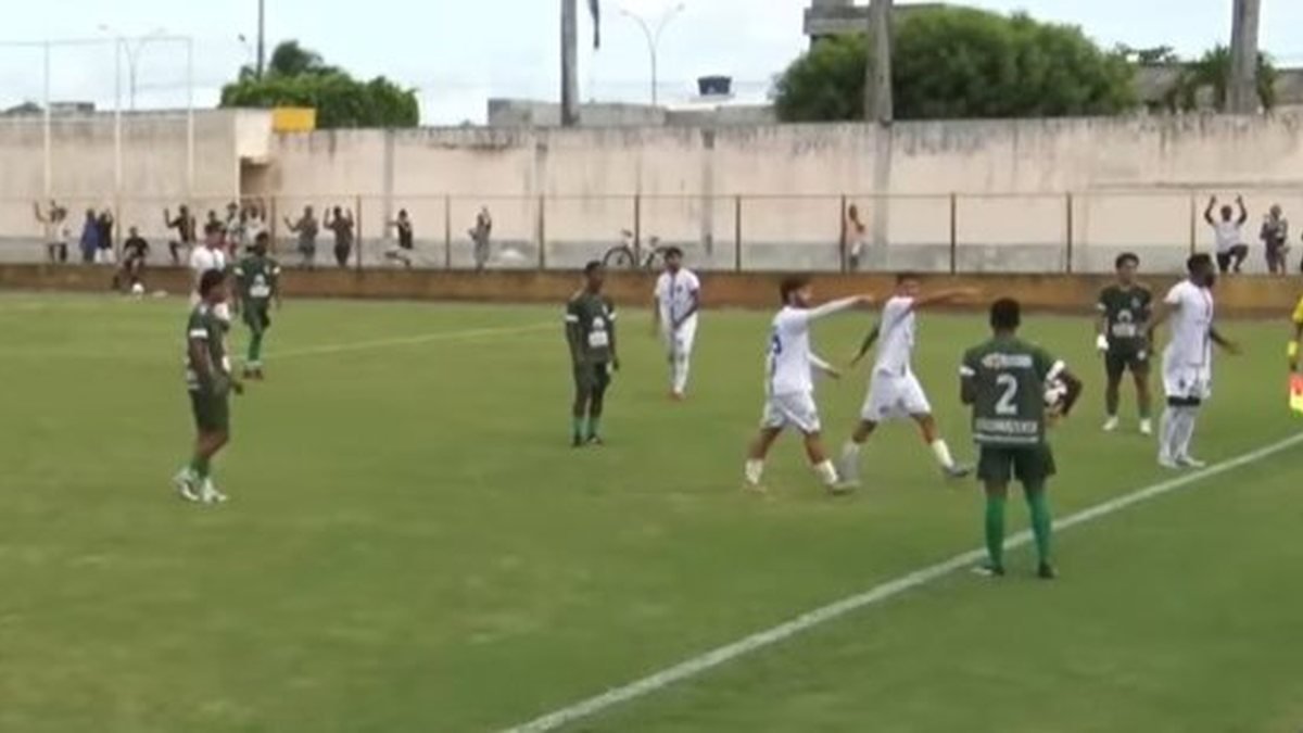 Torcedor é condenado a 2 anos e 8 meses por injúria racial contra jogador em Alagoas